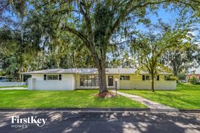 Orange Park house for rent - A house with a tree in front of it.