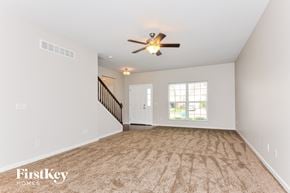 St Peters house for rent - the living room is clean and ready to be staged