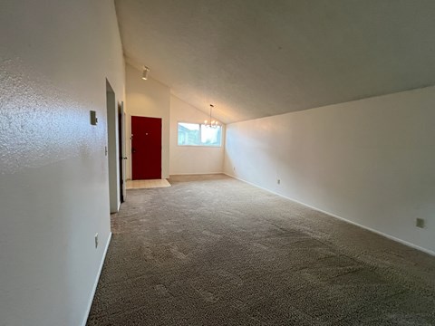 Floor plan for 1 bed, 1 bath, 744 sqft