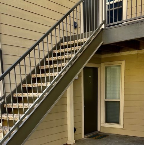 Floor plan for 1 bed, 1 bath, 740 sqft