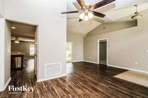 Deltona house for rent - 2579 COACHMAN DRIVE DELTONA, FL 32738