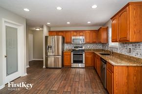 New Palestine house for rent - 2323 S Moeller Circle New Palestine, IN 46163