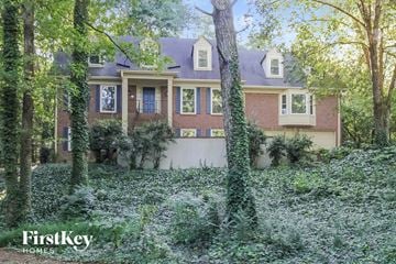 Lilburn house for rent - 4927 Castlewood Drive SW Lilburn, GA 30047