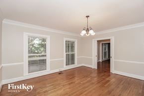 Lilburn house for rent - 4927 Castlewood Drive SW Lilburn, GA 30047