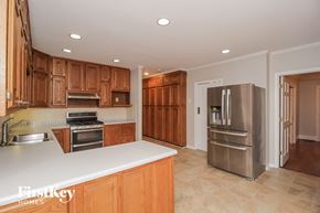 Lilburn house for rent - 4927 Castlewood Drive SW Lilburn, GA 30047