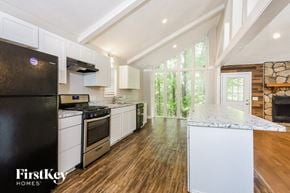 Woodstock house for rent - 756 Cedar Creek Way Woodstock, GA 30189
