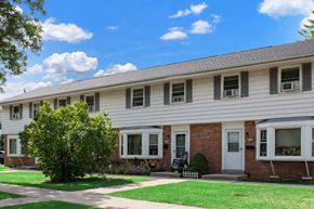 Cudahy apartment for rent - Townhomes of Cudahy Exterior