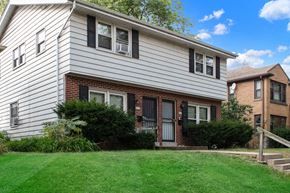 Milwaukee apartment for rent - Humboldt Boulevard Townhomes Exterior