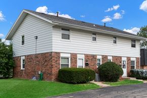 Milwaukee apartment for rent - Townhomes of Valley Green Exterior