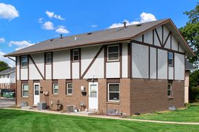 Milwaukee apartment for rent - Townhomes of Valley Exterior