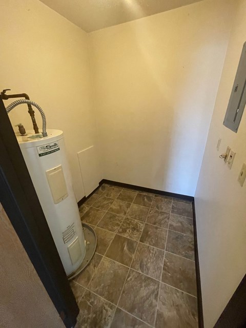 Floor plan for 2 beds, 1 bath, 900 sqft