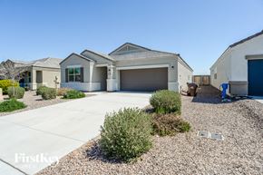 San Tan Valley house for rent - a house with a driveway and a garage door