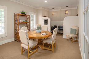 Columbus apartment for rent - A dining room with a round table and chairs.