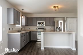 Indianapolis house for rent - 8114 Grove Berry Drive Indianapolis, IN 46239