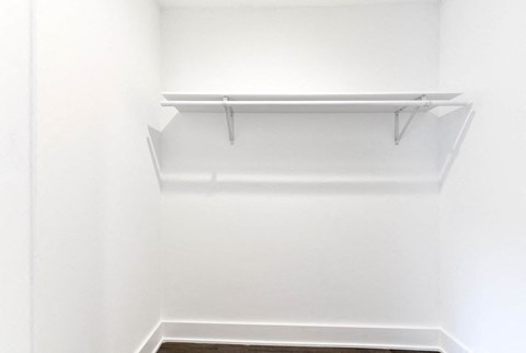 Floor plan for 2 beds, 1 bath, 955 sqft