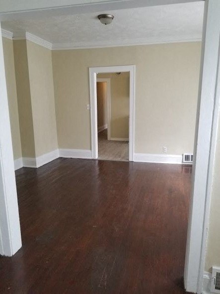 Floor plan for 2 beds, 1 bath, 1000 sqft