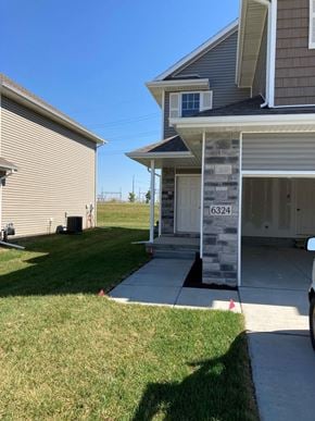 Lincoln house for rent - a home with a sidewalk in front of it