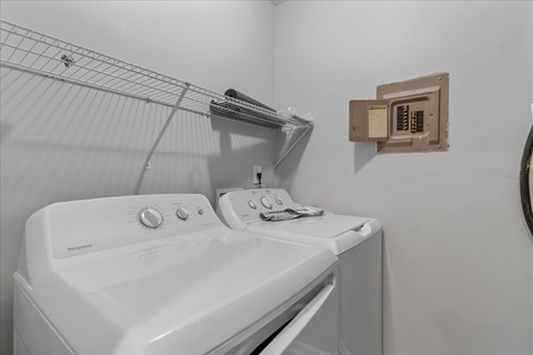 Floor plan for 2 beds, 1 bath, 1095 sqft