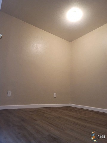 Floor plan for 2 beds, 1 bath, 700 sqft