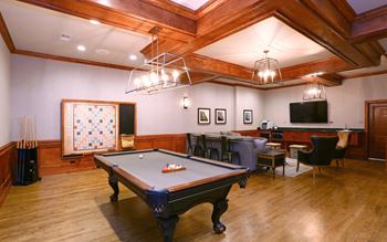 Resident lounge w/ pool table and tv