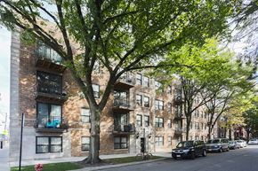 Chicago apartment for rent - Lincoln Square Commons Exterior