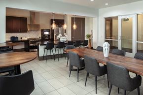 Houston apartment for rent - Apartments near MD Anderson Hospital - District At Greenbriar Clubhouse with demonstration kitchen