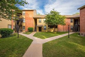 Temple apartment for rent - our apartments have a spacious courtyard with grass and trees