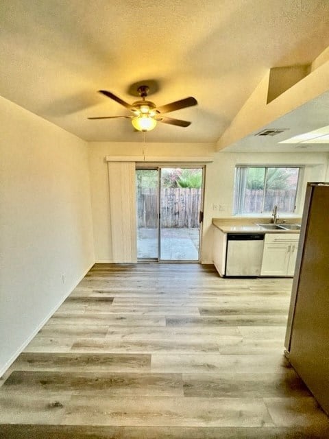 Floor plan for 2 beds, 2 baths, 950 sqft