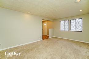 Dublin house for rent - the living room and dining room are spacious and clean