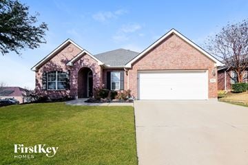 Grand Prairie house for rent - 860 Roaring Springs Road Grand Prairie, TX 75052