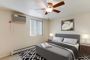 Denver apartment for rent - Logan Court Apartments in Denver, Colorado