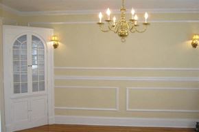 Worcester apartment for rent - a dining room with a chandelier and a door