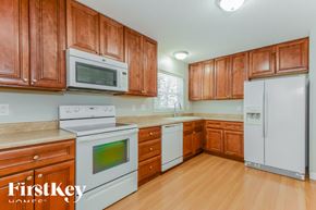 Chesterfield house for rent - 15721 Hill House Road Chesterfield, MO 63017