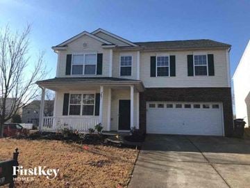 Matthews house for rent - 7421 Lamplighter Close Drive Matthews, NC 28105