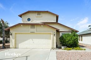 Glendale house for rent - a white house with a white garage door