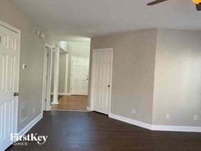 Woodstock house for rent - 1520 Maplewood Court Woodstock, GA 30189