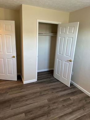 Columbus apartment for rent - an empty room with two doors and a closet