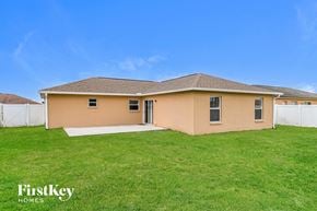 Winter Haven house for rent - a house with a yard and a grassy yard