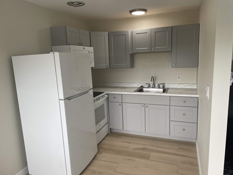 Floor plan for 2 beds, 1 bath, 840 sqft