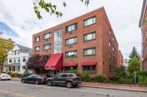 Cambridge apartment for rent - Exterior Crimson Court