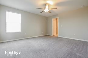 Ruskin house for rent - the master bedroom is spacious and has a ceiling fan