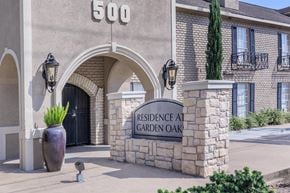 Houston apartment for rent - the building where the residence at green oak is located