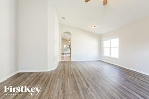 Fort Myers house for rent - the living room is clean and ready for guests to use