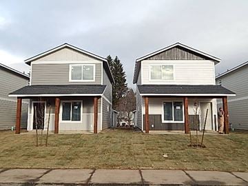 Rathdrum house for rent - two houses on the side of a street