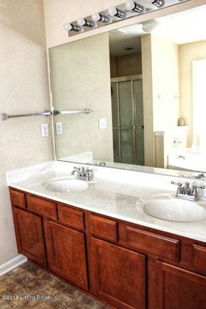 Louisville house for rent - 7231 Black Walnut Circle