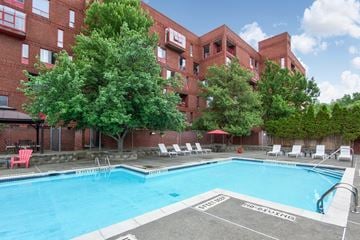 Albany apartment for rent - our apartments offer a swimming pool in our building