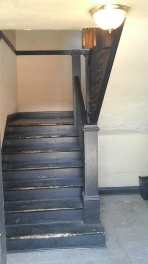 Louisville apartment for rent - the stairs leading up to the second floor