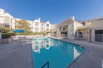San Jose house for rent - the swimming pool at the apartments for rent
