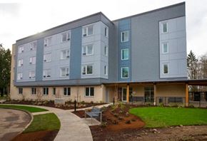 Eugene apartment for rent - a courtyard in front of a building