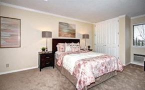 San Jose house for rent - a bedroom with a bed and a window